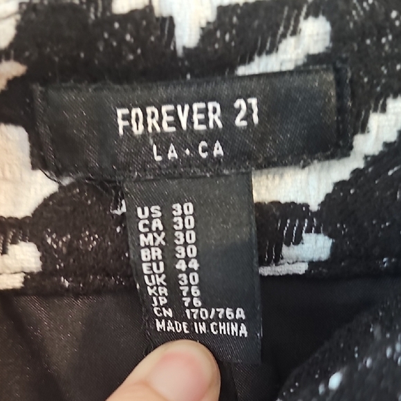 Forever 21 Black and White Asymmetrical Pencil Skirt - Picture 2 of 3